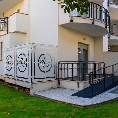 Altamira Residence Roseto Degli Abruzzi Esterno foto